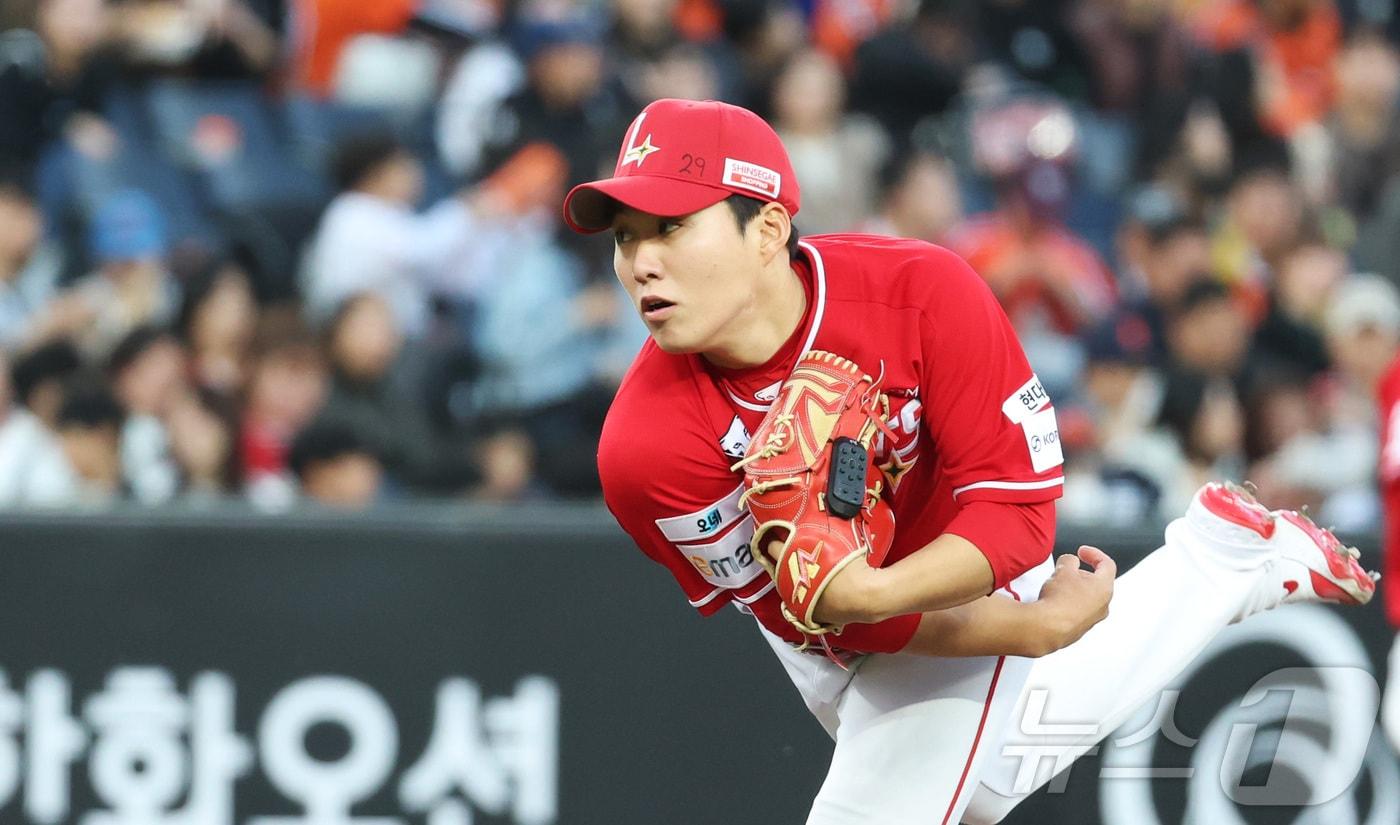 본문 이미지 - SSG 랜더스 투수 최민준. 2026.4.28 ⓒ 뉴스1 김기남 기자