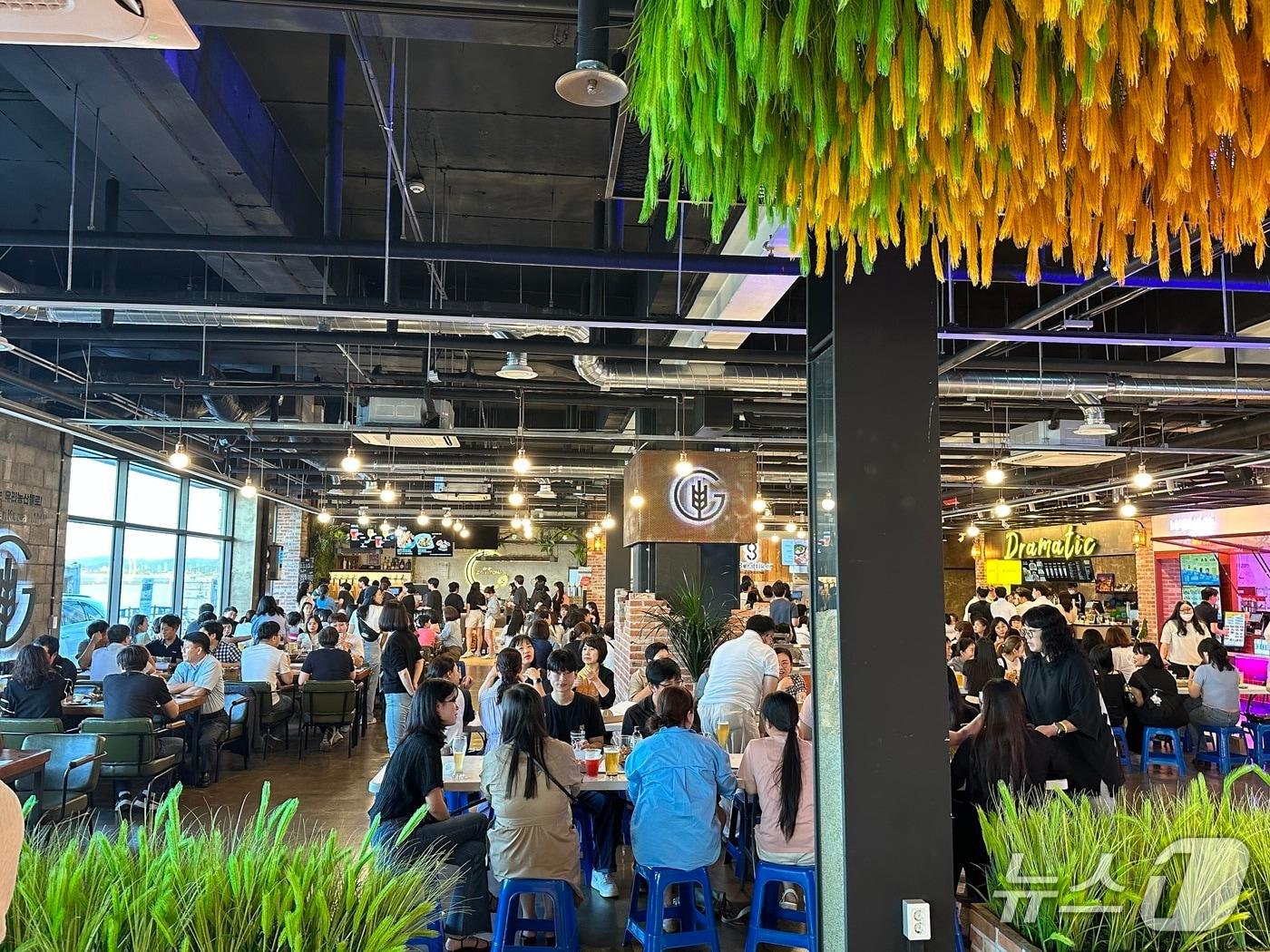 본문 이미지 - 군산비어포트 실내 전경.(군산시 제공. 재판매 및 DB금지)