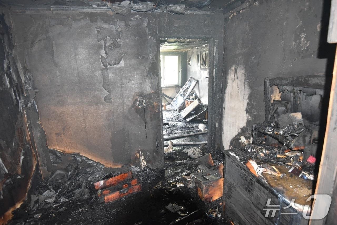 본문 이미지 - 불이 난 주택 내부(대전소방본부 제공) /뉴스1