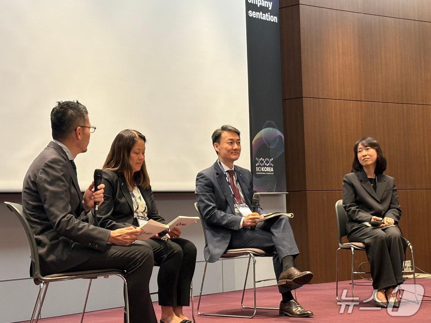 본문 이미지 - 왼쪽부터 맥마흔 그레이스 한 MSD 퍼시픽 사업개발·라이선싱 헤드, 김 알버트 한국MSD 대표이사, 이현주 한국MSD 임상연구부 전무.