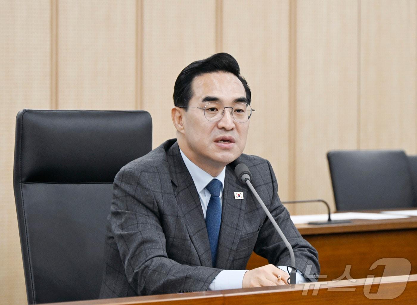 본문 이미지 - 박홍근 기획예산처 장관이 3일 오전 정부세종청사 중앙동에서 열린 확대간부회의를 주재하고 있다. (기획예산처 제공. 재판매 및 DB 금지) 2026.4.3 ⓒ 뉴스1