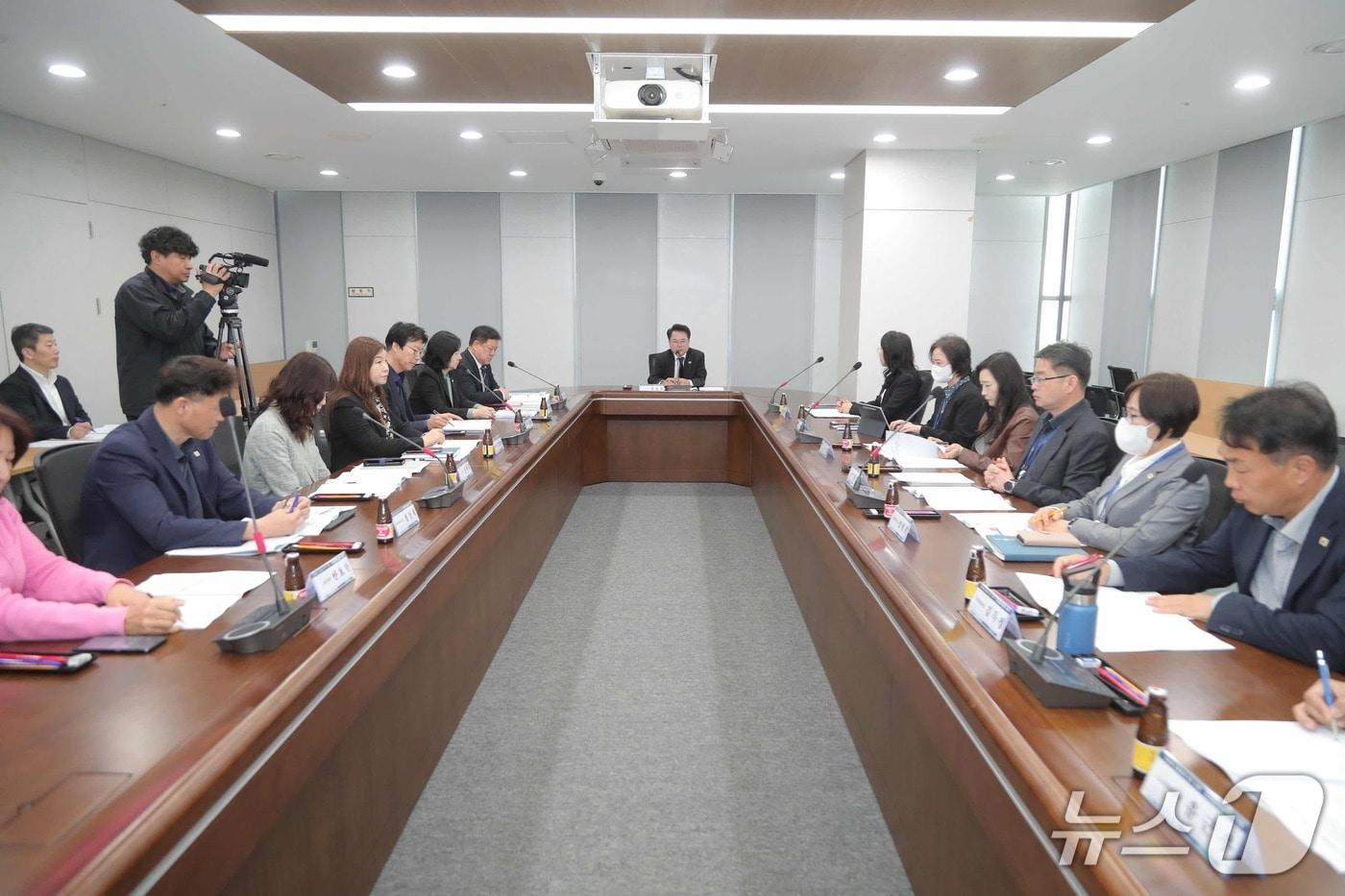 본문 이미지 - 강원 춘천시, 민생경제 상황 점검 3차 회의 개최.(춘천시 제공, 재판매 및 DB금지)