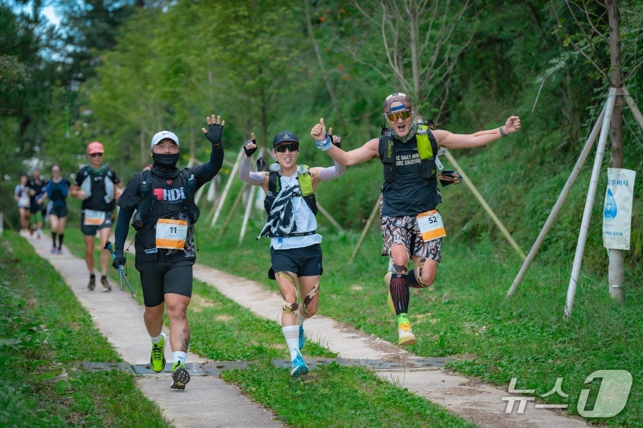 본문 이미지 - 전북 장수군에서 '한국의 샤모니'를 지향하는 '제7회 장수트레일레이스'가 3일 개막했다. 지난해 행사 자료사진(장수군 제공. 재판매 및 DB금지)2026.4.3/뉴스1