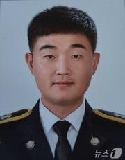 본문 이미지 - 목포해양경찰서 송석근 경장. (목포해경 제공. 재판매 및 DB 금지) 