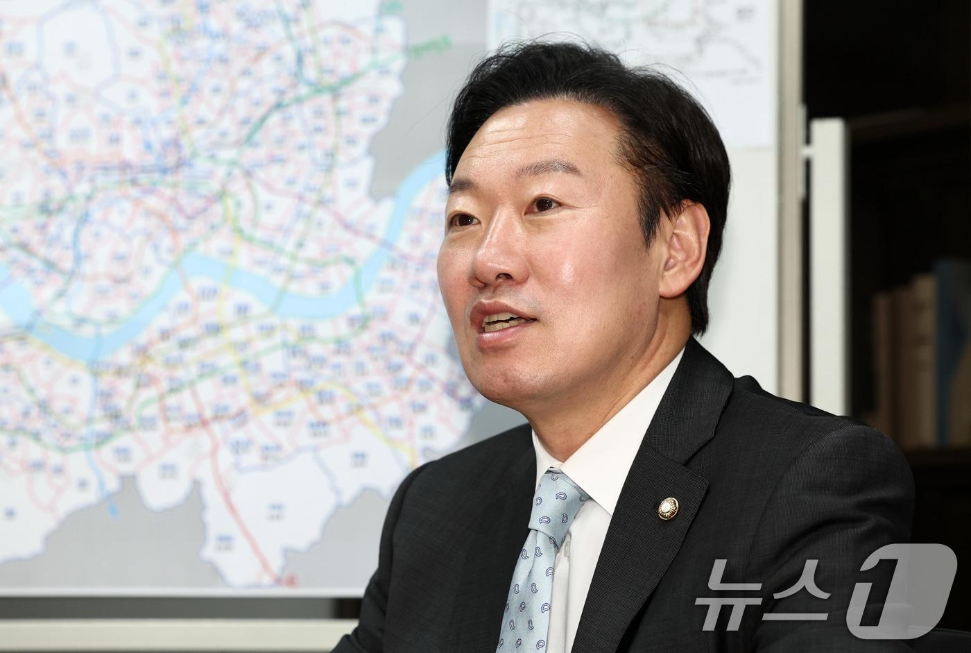 본문 이미지 - 국민의힘 서울시장 경선 후보인 박수민 의원이 3일 서울 여의도 국회 의원회관에서 뉴스1과 인터뷰하고 있다. ⓒ 뉴스1 최지환 기자