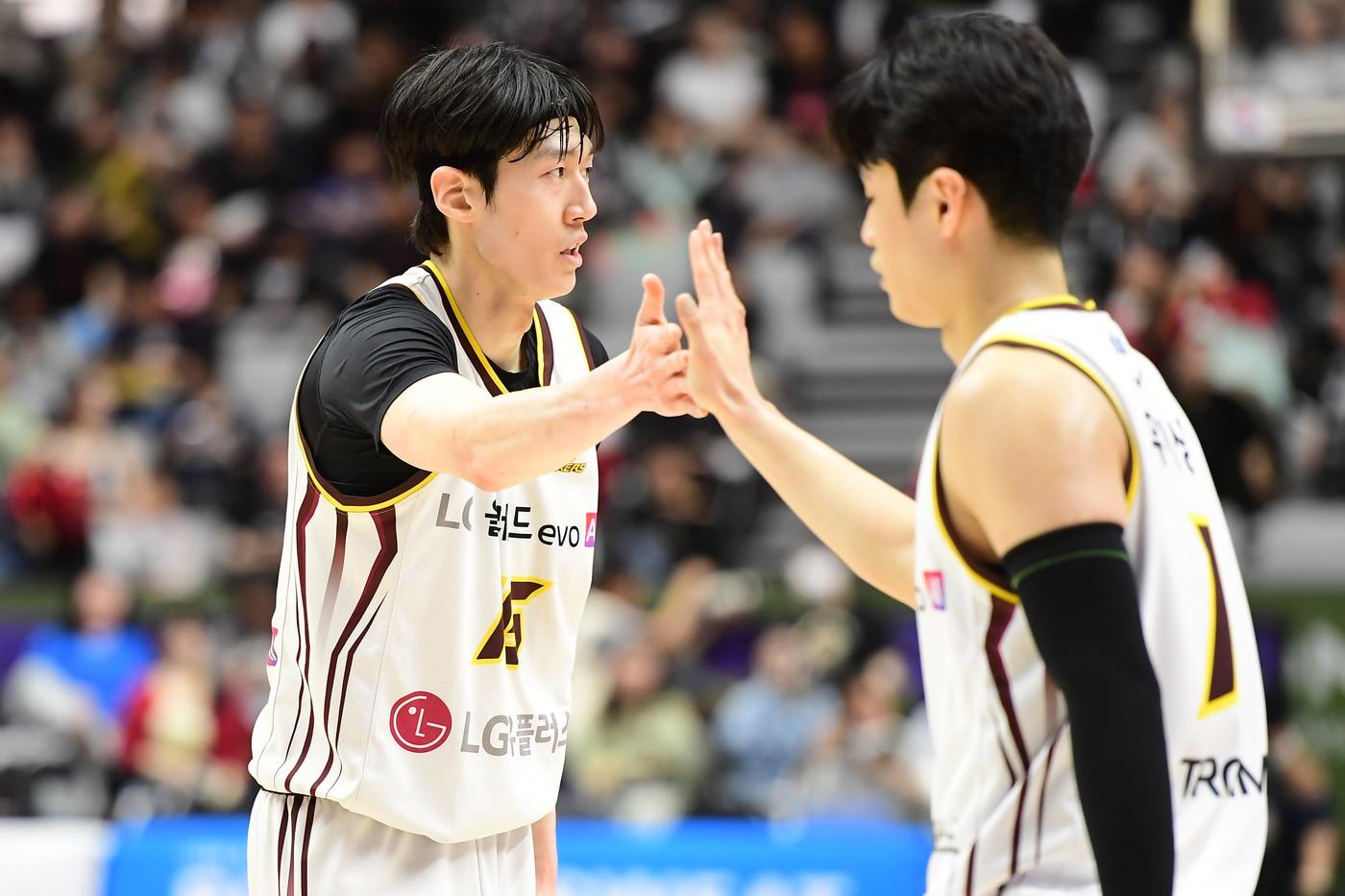 본문 이미지 - 창원 LG가 3일 2025-26 프로농구 정규리그 우승을 확정했다. (KBL 제공)