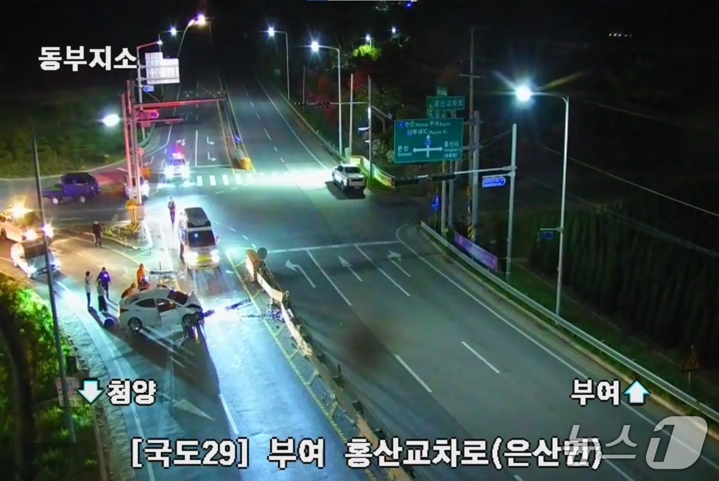 본문 이미지 - 부여 교통사고 현장. (도로공사 CCTV 갈무리, 재판매 및 DB금지)