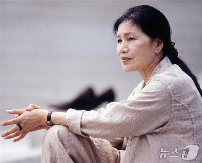 본문 이미지 - 천양희 시인(옥천군 제공. 재판매 및 DB금지)  