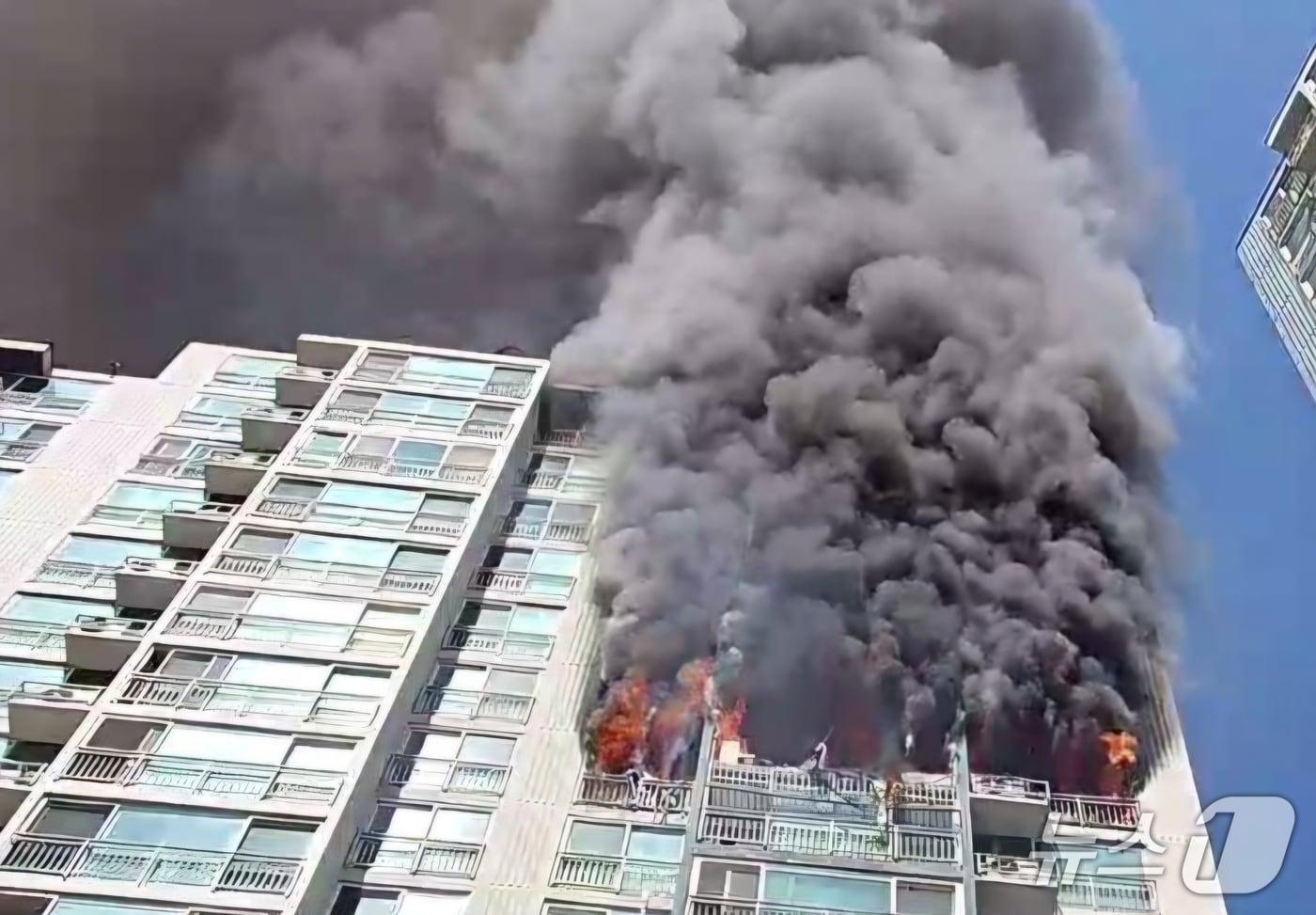 본문 이미지 - 화재 현장. (경기도소방재난본부 제공. 재판매 및 DB 금지) 2026.4.30/뉴스1