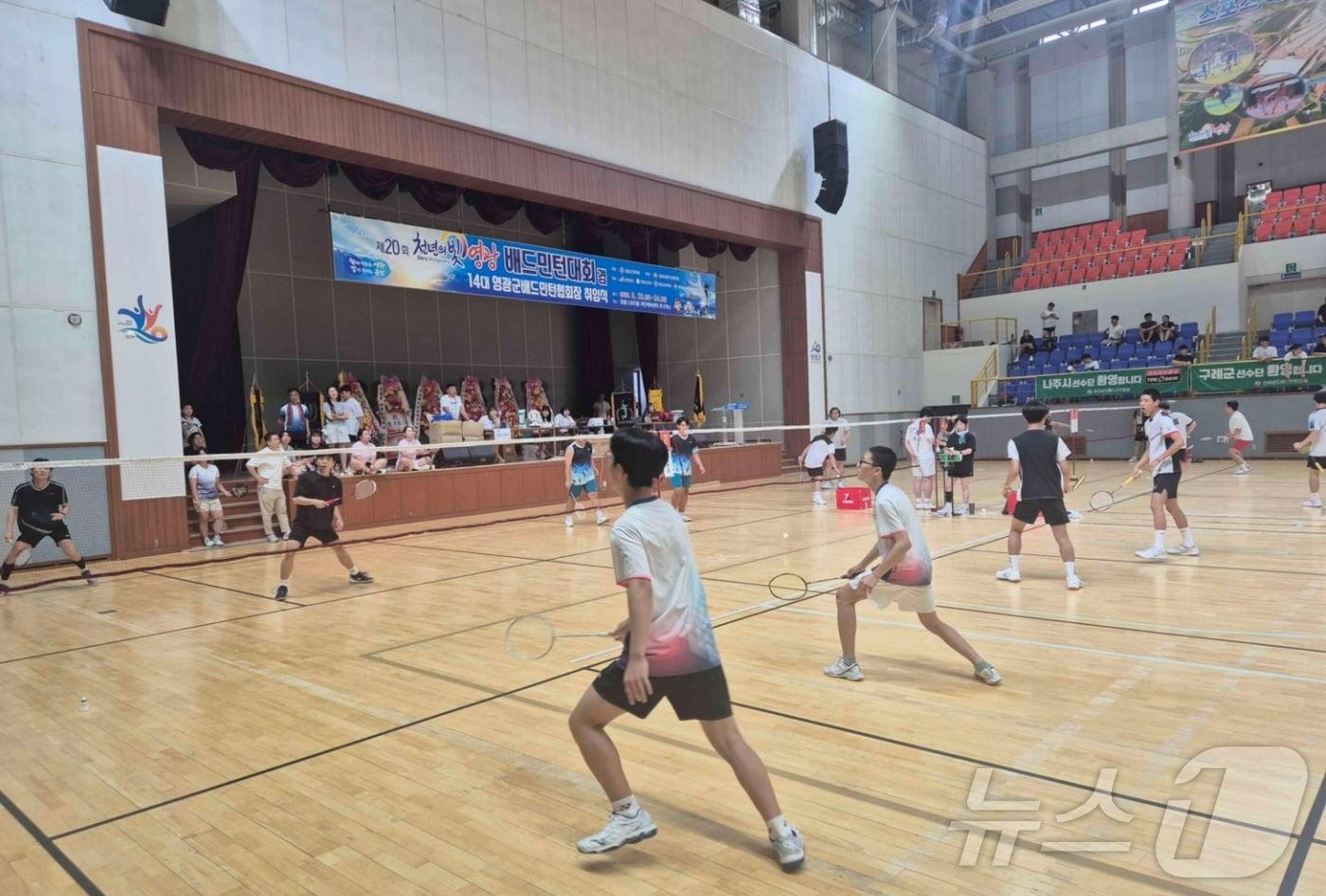 본문 이미지 - 천년의 빛 영광 배드민턴대회.(영광군 제공. 재배포 및 DB 금지)