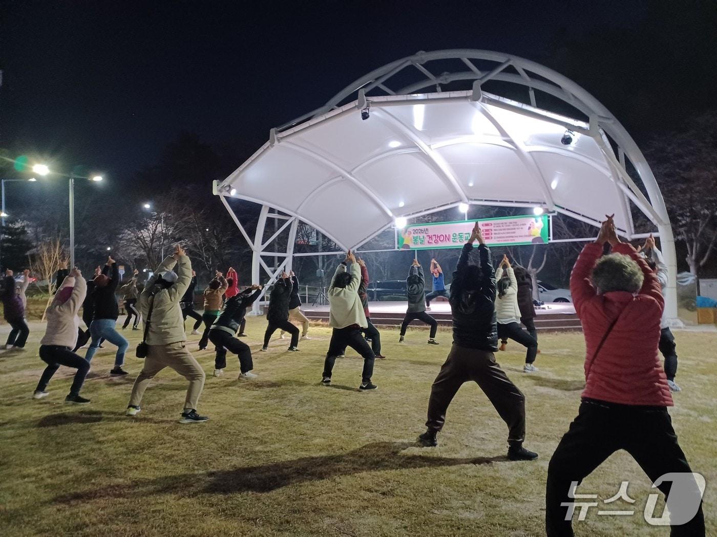 본문 이미지 - 계룡시 '봄날 건강ON 운동프로그램'(계룡시 제공.재판매 및 DB금지)/뉴스1