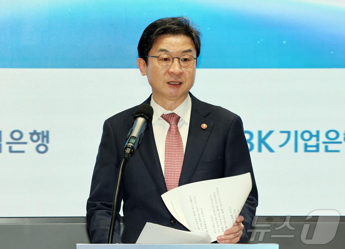 본문 이미지 - 이억원 금융위원회 위원장. 2026.4.6 ⓒ 뉴스1 김진환 기자