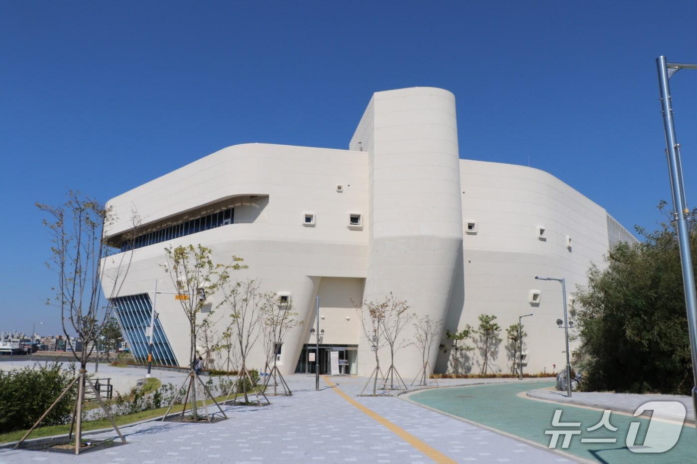 본문 이미지 - 시흥오이도박물관 전경.(시흥시 제공)