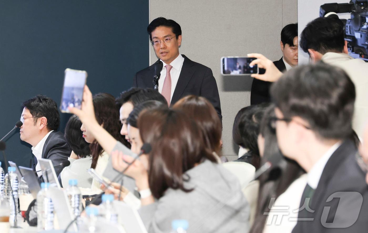 본문 이미지 - 전인석 삼천당제약 대표가 6일 오후 서울 서초구 삼천당제약 본사에서 열린 기자간담회에서 발언하고 있다. (공동취재) 2026.4.6 ⓒ 뉴스1 황기선 기자