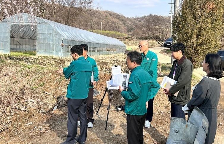 본문 이미지 - 김하균 세종시장 권한대행(왼쪽)의 현장 점검 모습. (세종시 제공. 재판매 및 DB 금지)