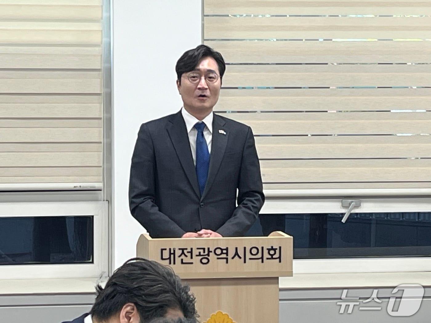 본문 이미지 - 더불어민주당 장철민 대전시장 경선 후보가 7일 오전 시의회 기자실에서 회견을 하고 있다. (박종명 기자) / 뉴스1