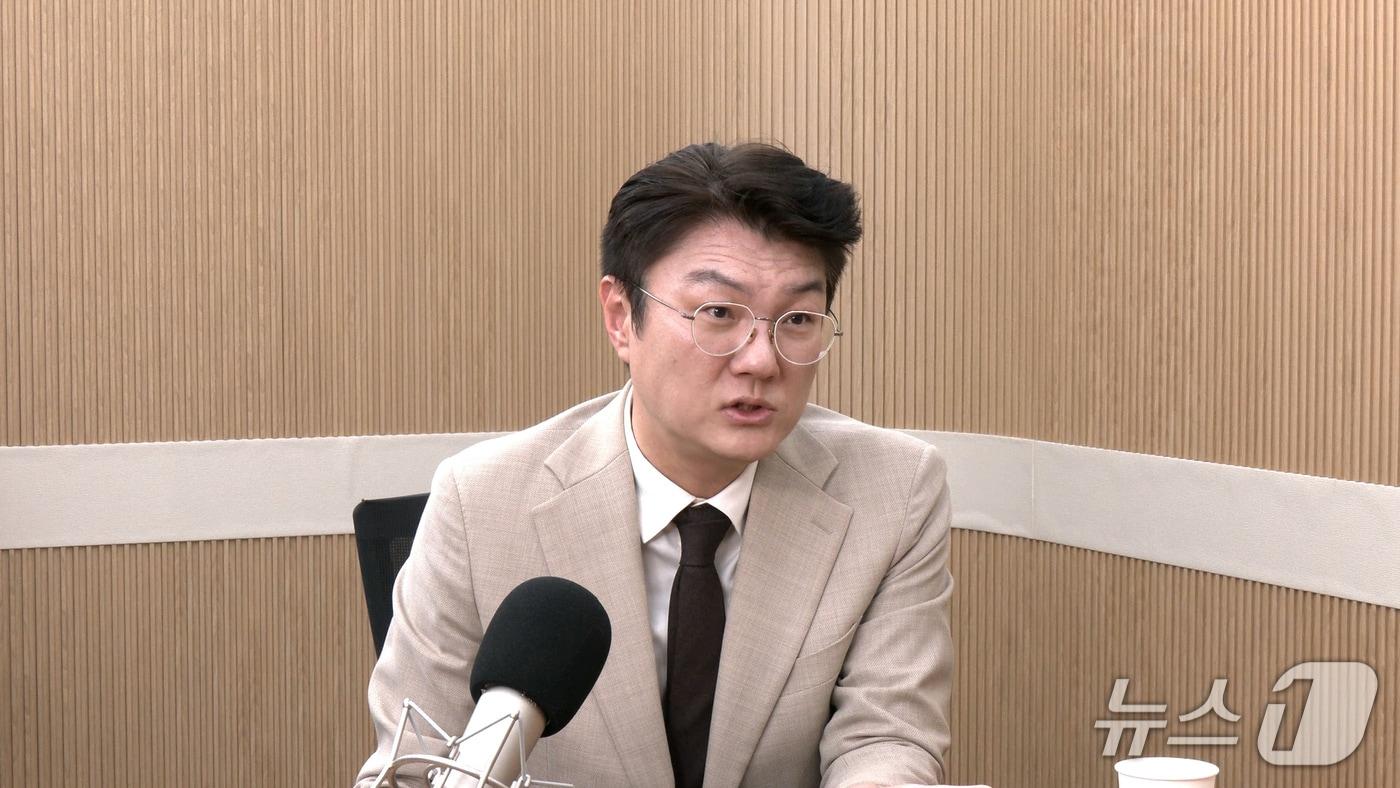 본문 이미지 - 김정철 개혁신당 서울시장 예비후보가 뉴스1TV 팩트앤뷰에 출연해 질문에 답하고 있다. 2026.4.7./뉴스1