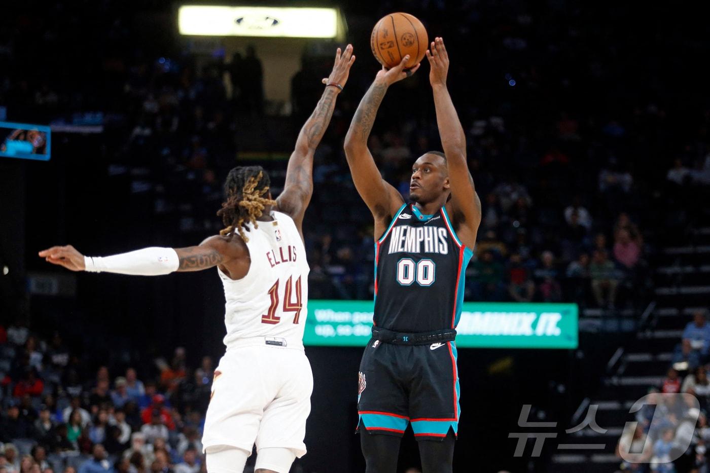 본문 이미지 - 멤피스 그리즐리스는 7일(한국시간) 열린 2025-26 NBA 정규리그 클리블랜드 캐벌리어스전에서 3점 슛 29개를 넣었다. ⓒ 로이터=뉴스1