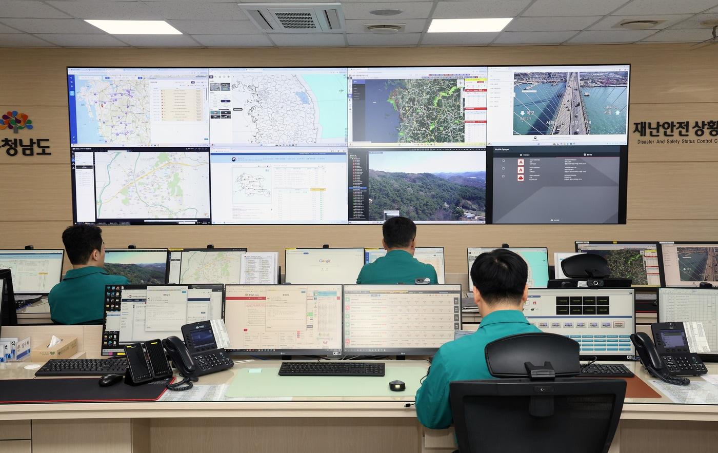 본문 이미지 - 충남도 재난안전상황실에 구축한 '종합 모니터링 시스템'.(도 제공. 재판매 및 DB금지)/뉴스1