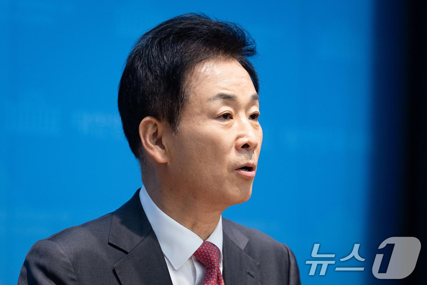 본문 이미지 - 유영하 국민의힘 대구시장 예비후보가 7일 서울 여의도 소통관에서 기자회견을 열고 대구시장 경선 공천배제(컷오프) 후 반발하고 있는 주호영 국회부의장에게 '선당후사'를 호소하며 공천결과 승복을 촉구하고 있다. 2026.4.7 ⓒ 뉴스1 유승관 기자