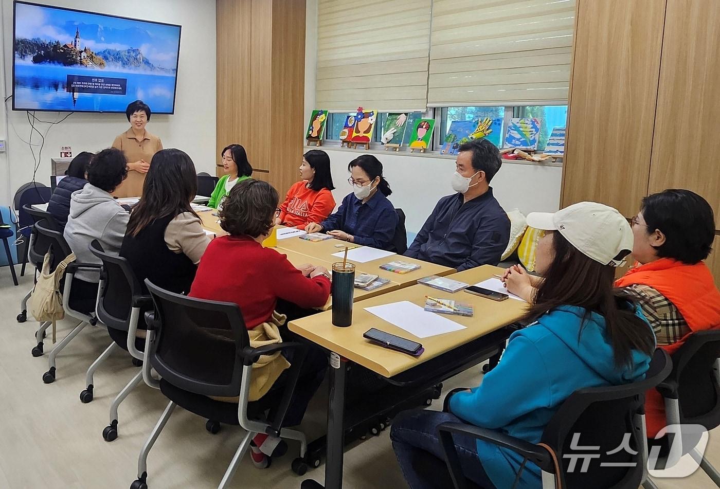 본문 이미지 - 증평군 세대별 맞춤형 프로그램 '별별가족' 운영 모습.(증평군 제공. 재판매 및 DB금지)