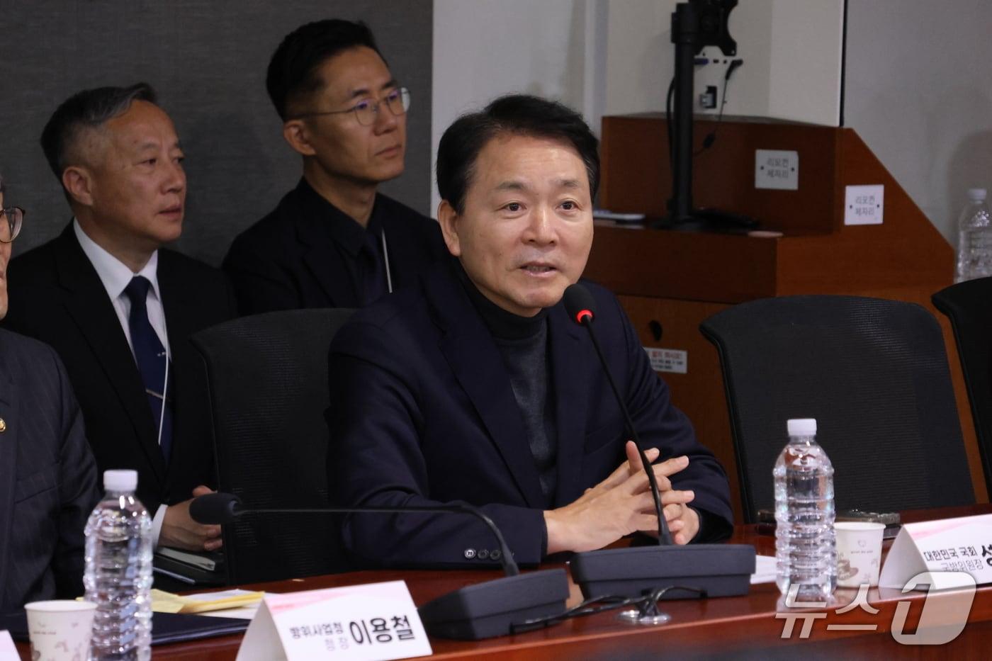 본문 이미지 - 7일 국회 의원회관 제8간담회의실에서 방위산업 체계업체와 협력업체 간 상생협력 협약을 맺고 환영사를 하고 있는 성일종 국회의원(성 의원실 제공. 재판매 및 DB금지)2026.4.7/뉴스1