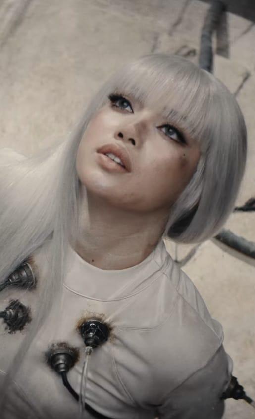 본문 이미지 - 블랙핑크 리사(애니마 SNS 갈무리)