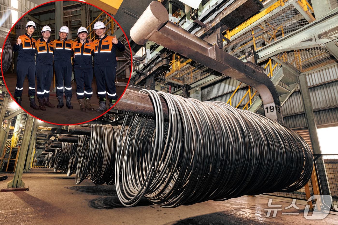 본문 이미지 - 7일 포스코 포항제철소가 세계 최초로 전기차 생산에 필요한 현가용 스프링 양산 시설을 구축했다. 생산 시설을 구축한 포항제철소 선재부와 품질기술부, 기술연구원, 글로벌제품기술실, 선재판매그룹  원팀(One-team) 모습. (포스코 포항제철소제공, 재팬매 및 DB금지) 2026.4.7/뉴스1 