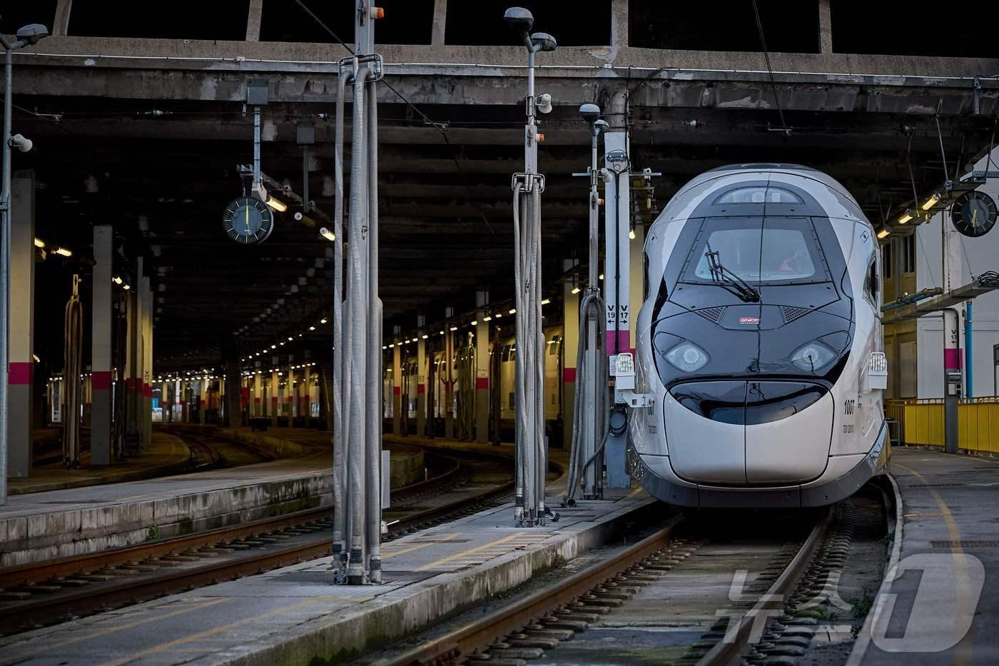 본문 이미지 - 프랑스 테제베(TGV) 고속열차. 기사 내용과 무관한 자료사진. 2025.03.10 ⓒ AFP=뉴스1