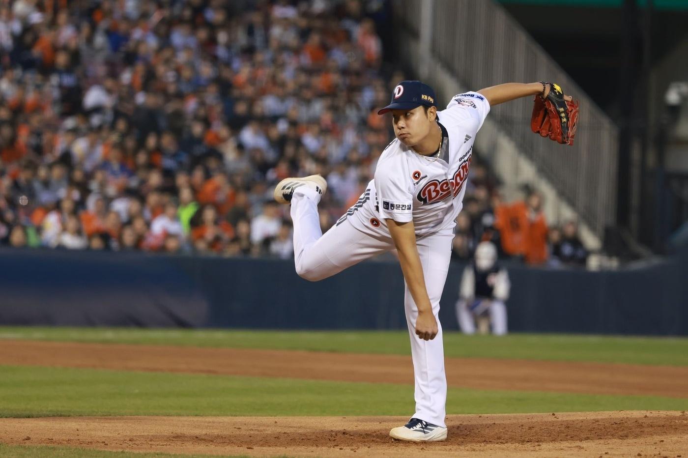 본문 이미지 - 역투하는 두산 베어스 투수 양재훈. (두산 베어스 제공)