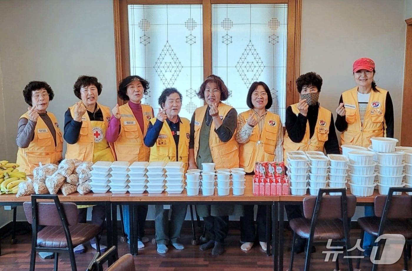 본문 이미지 - 괴산 사리면 사랑의 반찬 나눔.(괴산군 제공. 재판매 및 DB금지)