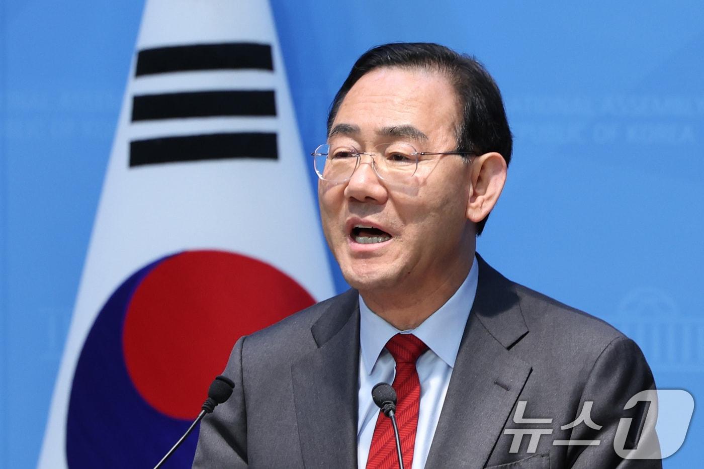 본문 이미지 - 6.3 지방선거 국민의힘 대구시장 경선에서 컷오프(공천 배제)된 주호영 국회부의장이 8일 서울 여의도 국회 소통관에서 컷오프 관련 기자회견을 하고 있다. 2026.4.8 ⓒ 뉴스1 신웅수 기자