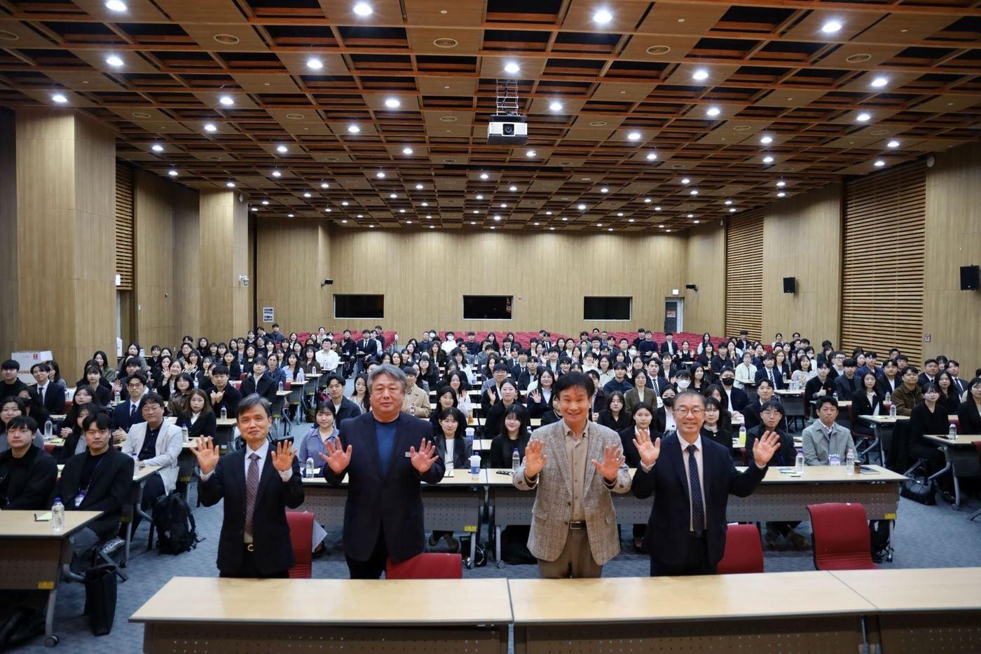 본문 이미지 - 한국도로공사서비스 신입사원 입문교육 모습.(한국도로공사서비스 제공)뉴스1ⓒ news1