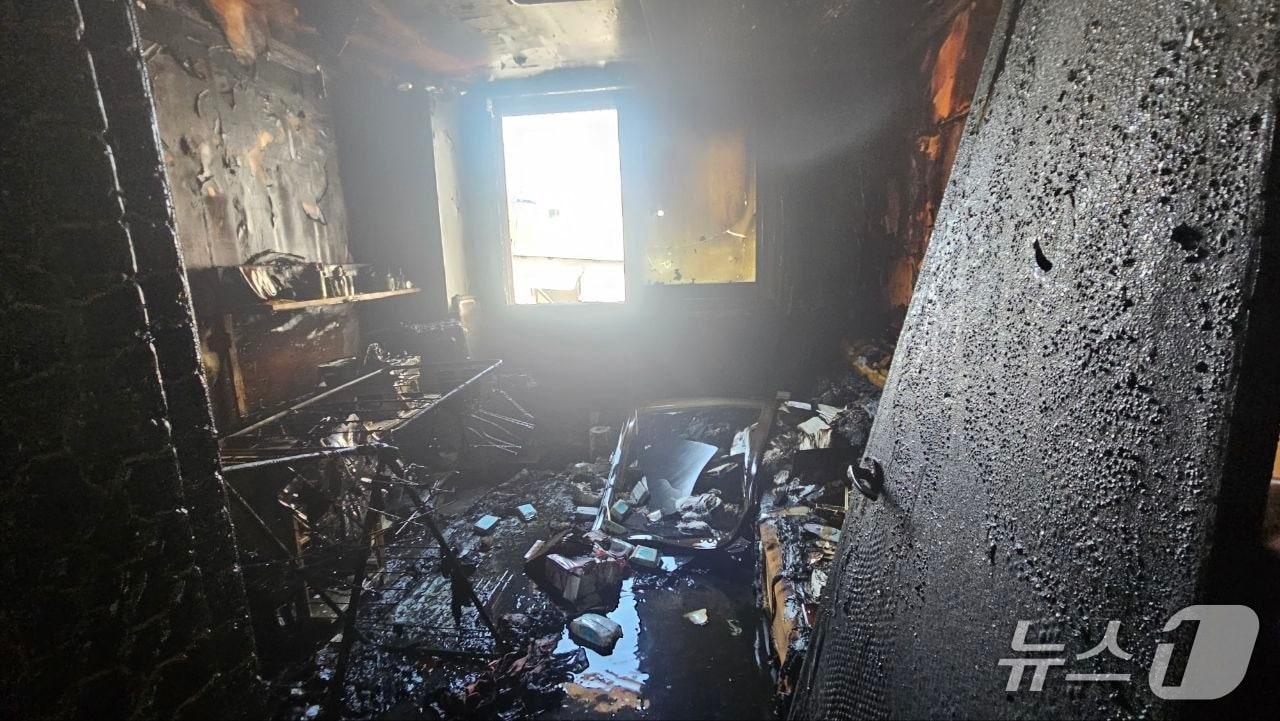 본문 이미지 - 화재 현장. (경기도소방재난본부 제공. 재판매 및 DB 금지) 2026.4.8/뉴스1