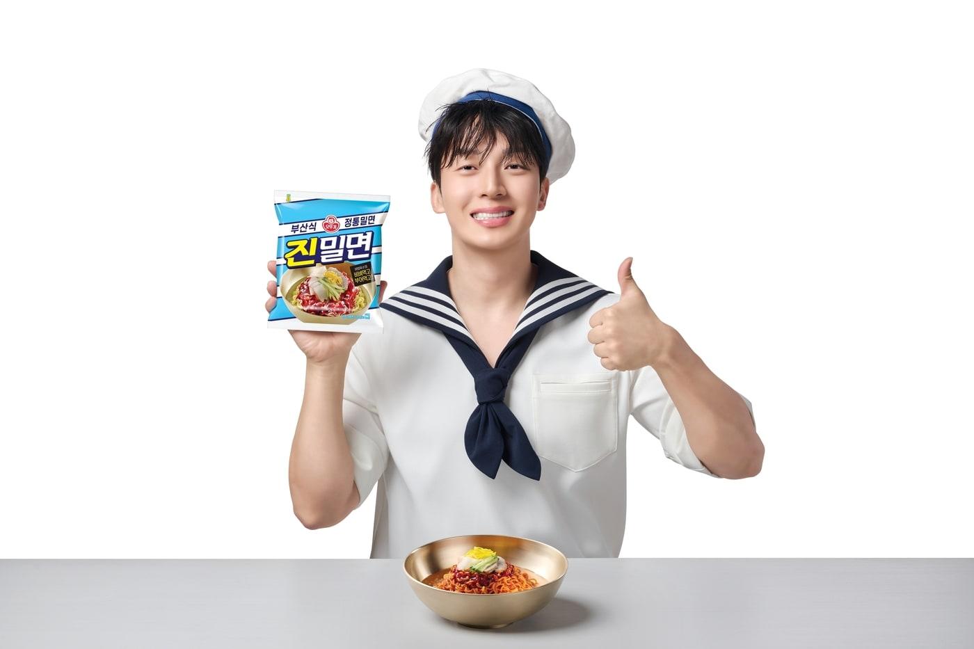 본문 이미지 - 오뚜기 진밀면 모델 허경환.(오뚜기 제공)
