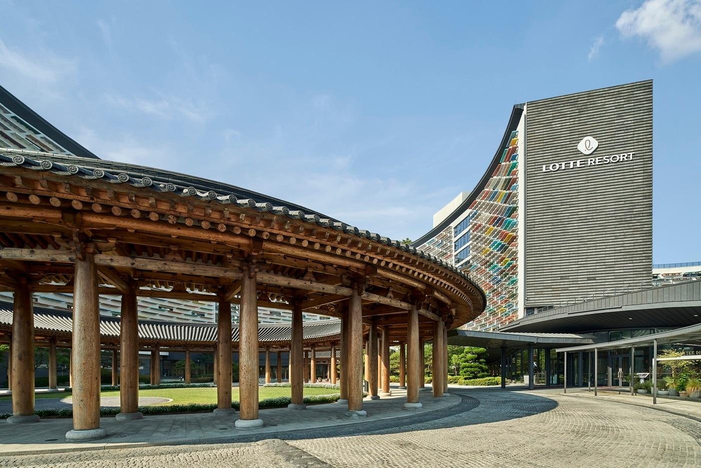 본문 이미지 - 롯데리조트 부여 전경(롯데호텔 제공)