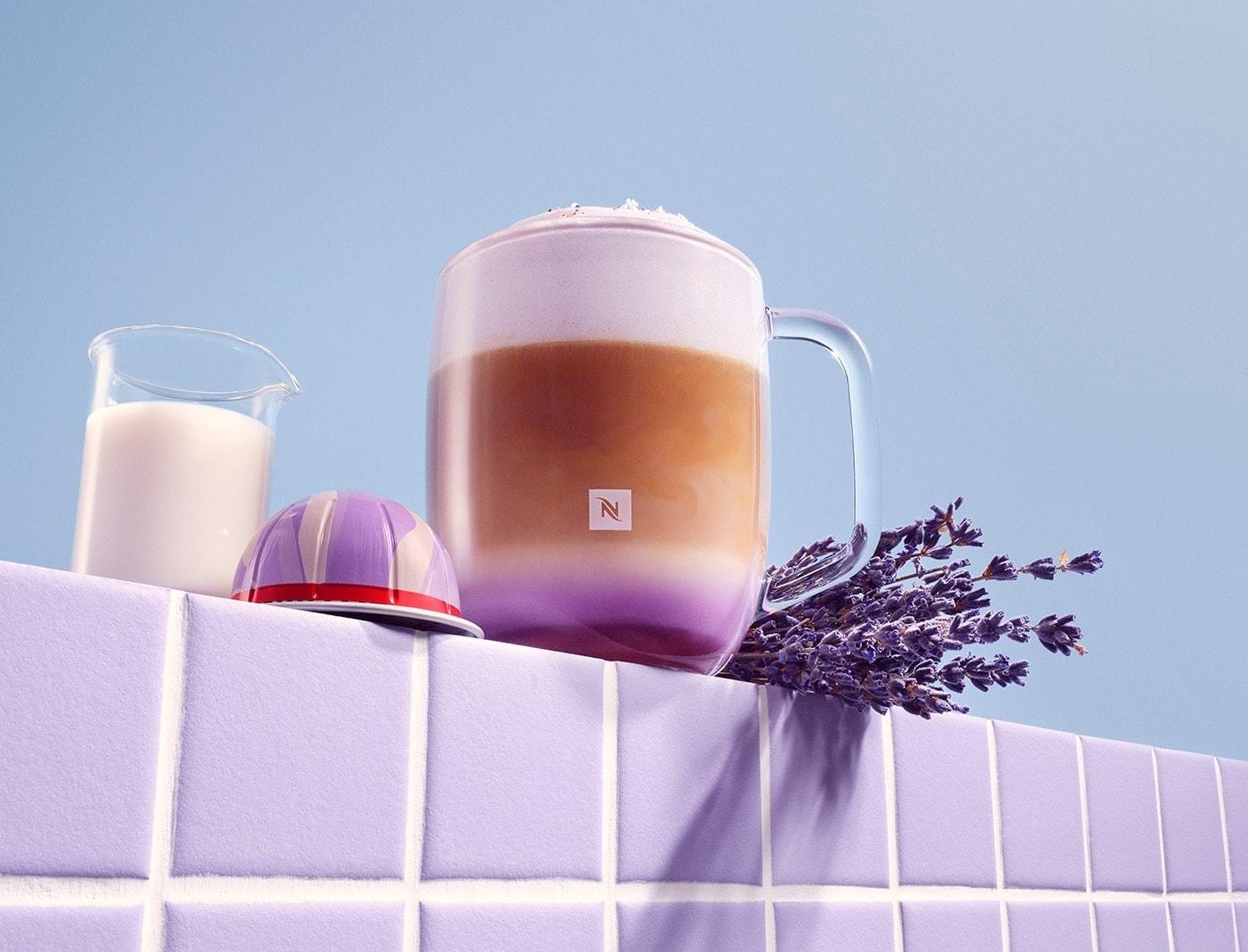 본문 이미지 - 네스프레소 '프렌치 라벤더&바닐라향 디카페나토 커피' 이미지.(네스프레소 제공)