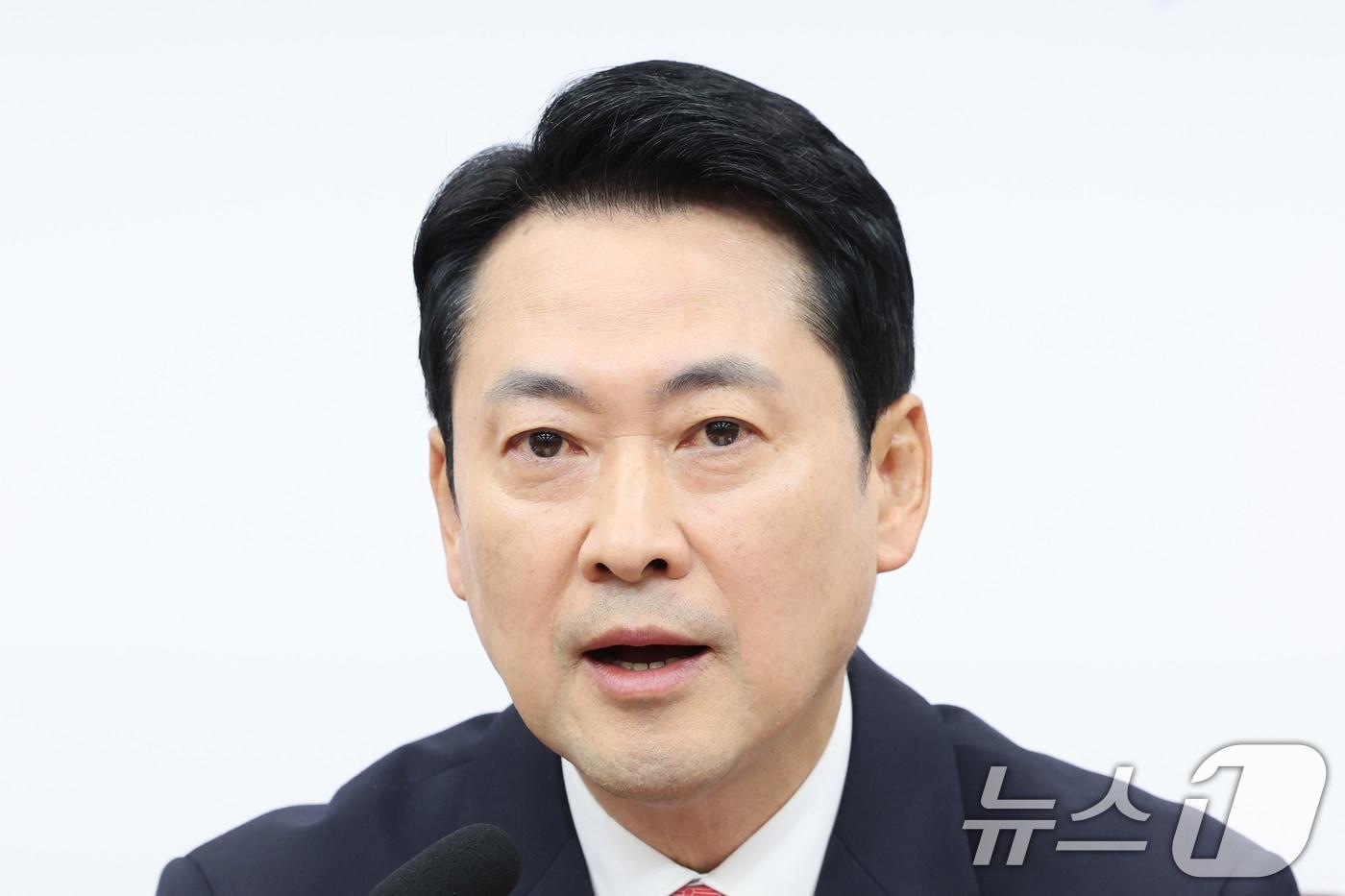 본문 이미지 - 장동혁 국민의힘 대표가 9일 서울 여의도 국회에서 열린 최고위원회의에서 발언하고 있다. 2026.4.9 ⓒ 뉴스1 신웅수 기자