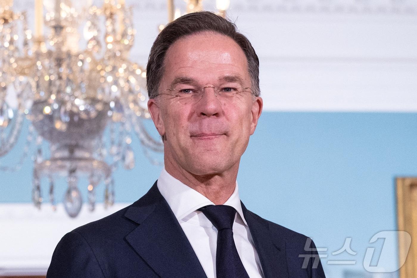 본문 이미지 - 마르크 뤼터 북대서양조약기구(NATO·나토) 사무총장이 8일(현지시간) 워싱턴DC에 위치한 국무부에서 마코 루비오 미국 국무장관을 만나며 반응하고 있다. 2026.4.8 ⓒ 로이터=뉴스1