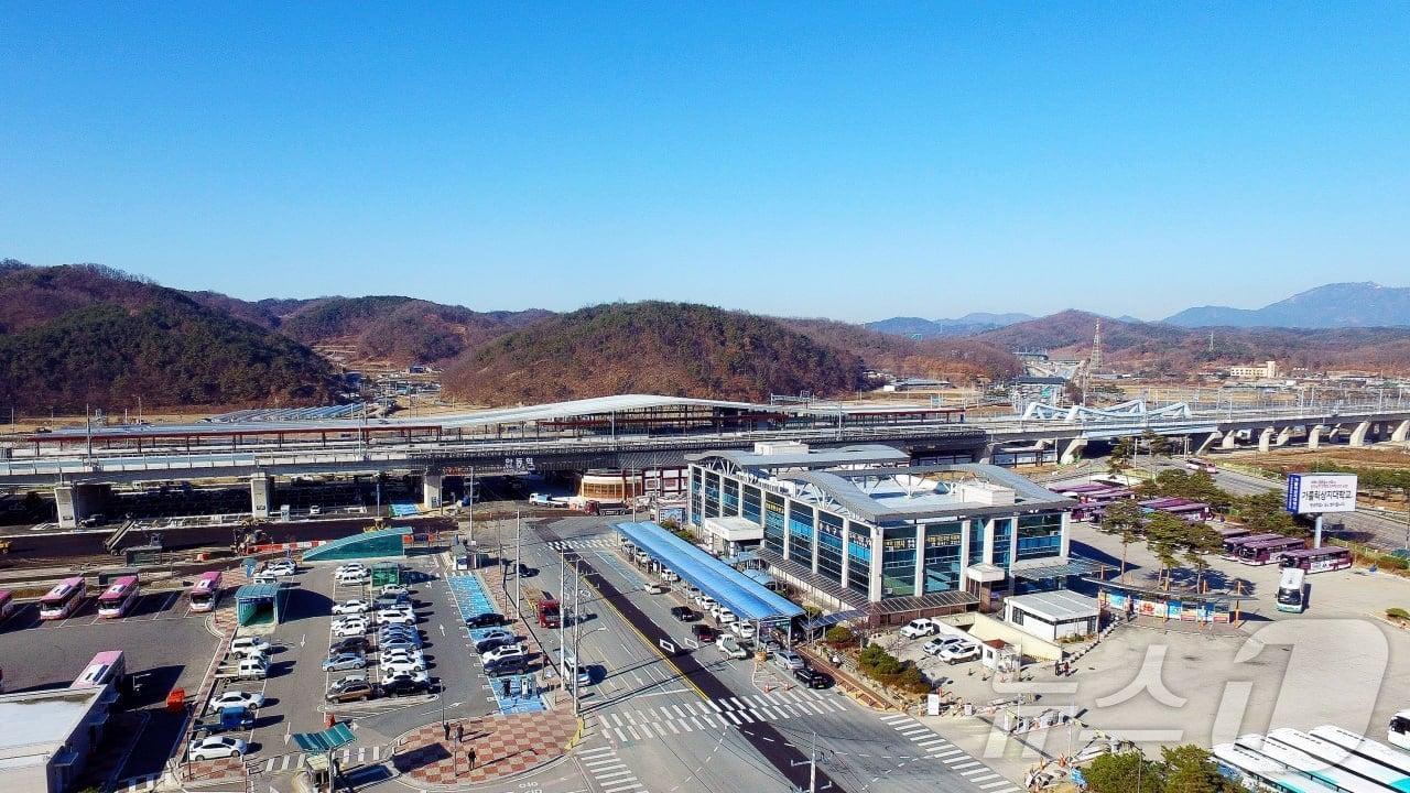 본문 이미지 - 권기창 안동시장 예비후보는 1일 ‘안동 경제 대혈맥, 5대 교통축’ 구축 구상을 발표했다. ⓒ 뉴스1 김대벽기자