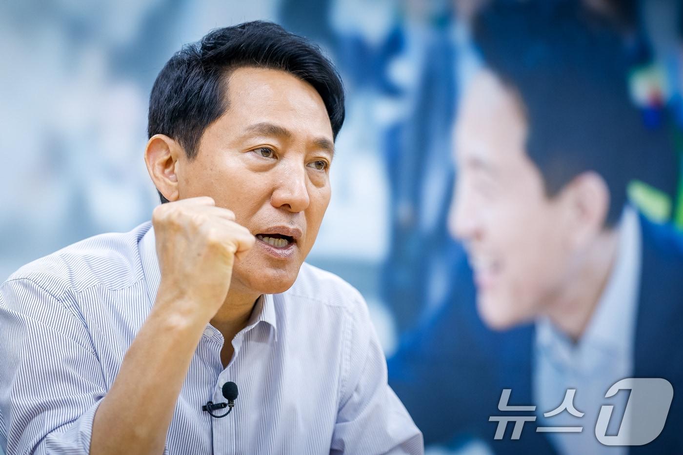 본문 이미지 - 오세훈 국민의힘 서울시장 후보가 1일 서울 종로구 캠프에서 뉴스1과 인터뷰를 하고 있다. ⓒ 뉴스1 안은나 기자