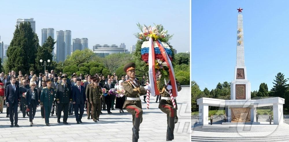 본문 이미지 - (평양 노동신문=뉴스1) = 북한 노동당 기관지 노동신문은 10일 러시아의 전승절 81주년을 맞아 북한 주재 러시아대사관 성원들이 전날 해방탑에 화환을 보냈다고 보도했다. [국내에서만 사용가능. 재배포 금지. DB 금지. For Use Only in the Republic of Korea. Redistribution Prohibited] rodongphoto@news1.kr