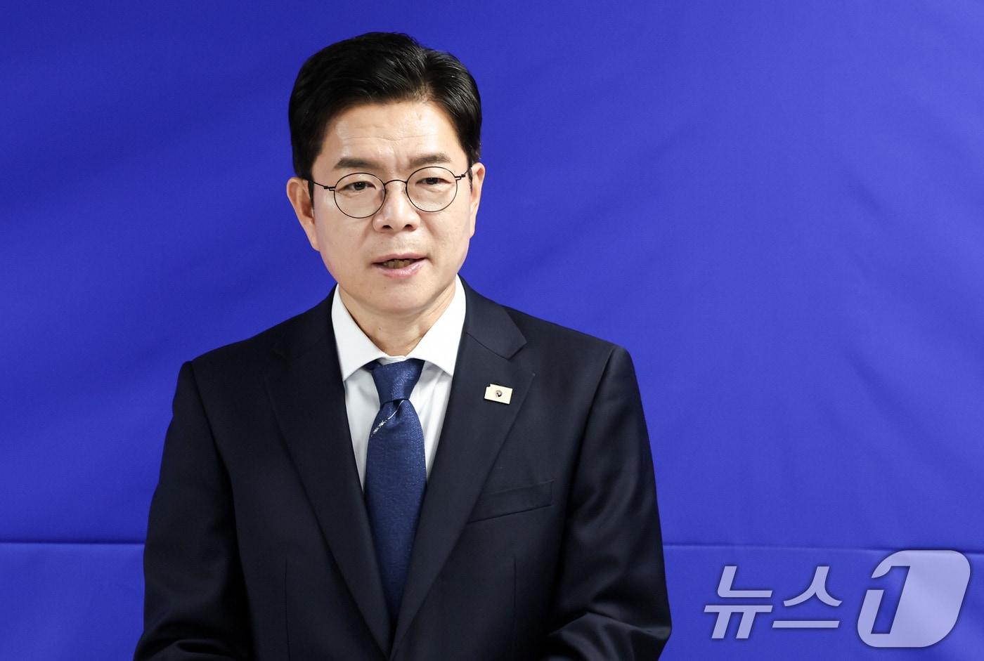 본문 이미지 - 정원오 더불어민주당 서울시장 후보가 10일 서울 중구 선거사무실에서 열린 '미래 서울, 전문가와 함께' 착착캠프 정책자문단 2차 출범식에서 발언하고 있다. 2026.5.10 ⓒ 뉴스1 임지훈 인턴기자