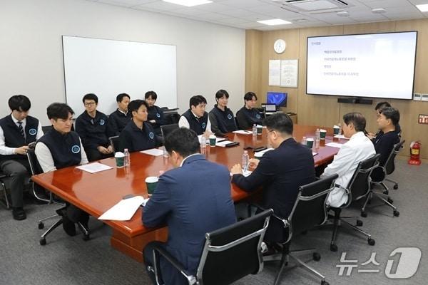 본문 이미지 - 전국전공의노동조합이 지난 8일 일산백병원 대회의실에서 인제대학교 백중앙의료원과 1차 교섭을 진행했다. (노조 제공)