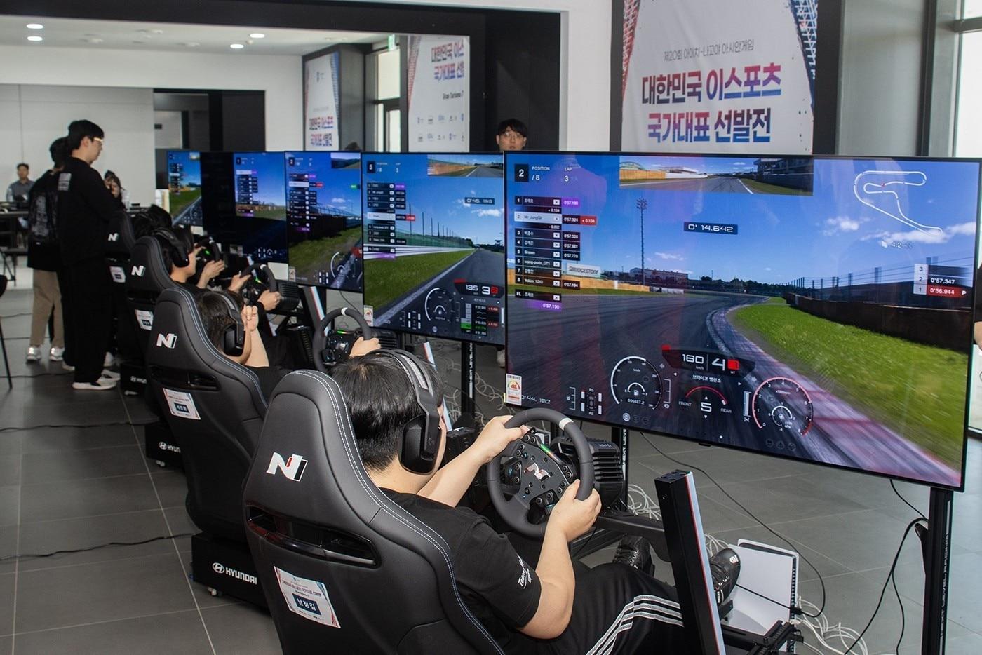 본문 이미지 - 지난 8일 현대 N 페스티벌 1라운드에서 개최된 아이치·나고야 아시안게임 '그란 투리스모 7' 국가대표 선발전에서 LG전자 올레드 모니터가 활용되고 있다.(LG전자 제공)/뉴스1
