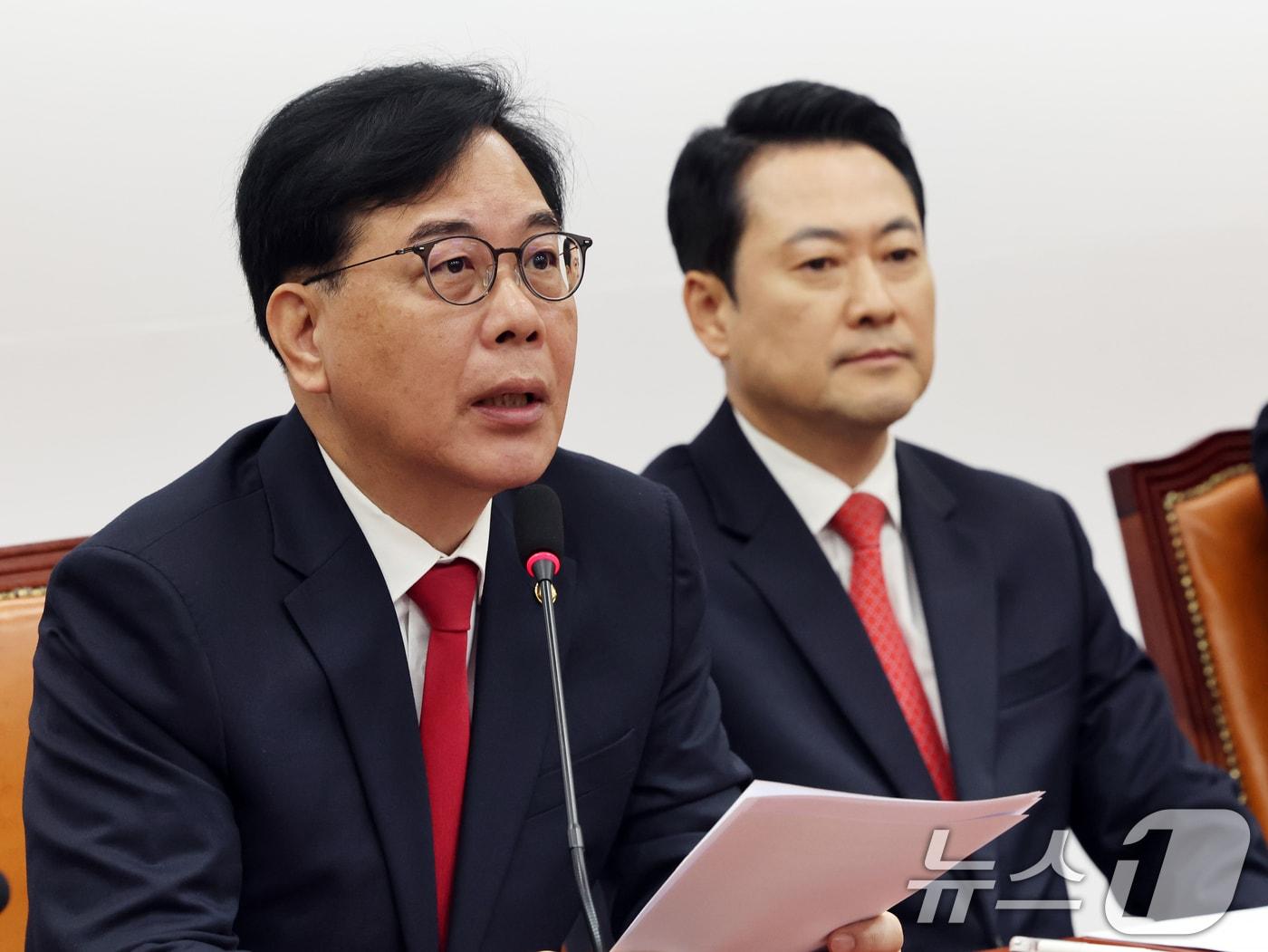 본문 이미지 - 송언석 국민의힘 원내대표가 11일 오전 서울 여의도 국회에서 열린 최고위원회의에서 모두발언을 하고 있다. 2026.5.11 ⓒ 뉴스1 황기선 기자