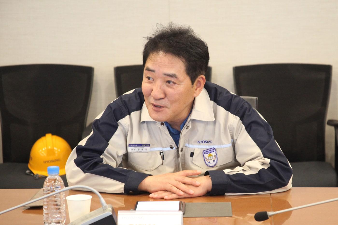 본문 이미지 - 효성중공업 창원공장장 장재성 상무가 답변을 하고 있다.(효성중공업 제공)/뉴스1
