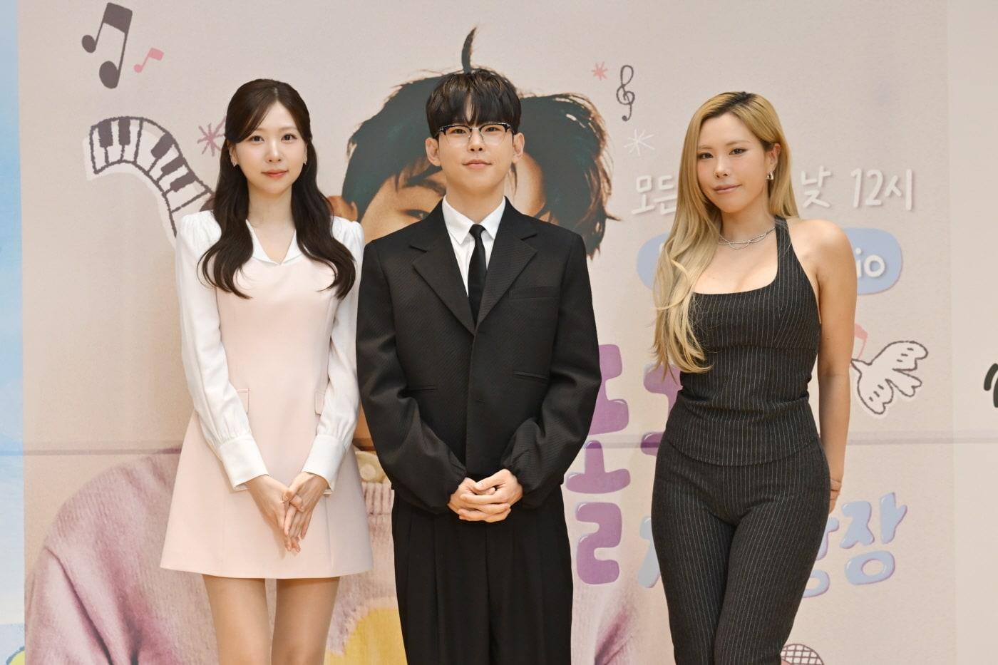 본문 이미지 - (왼쪽부터) 허유원 아나운서, 폴킴, 가비/KBS 제공