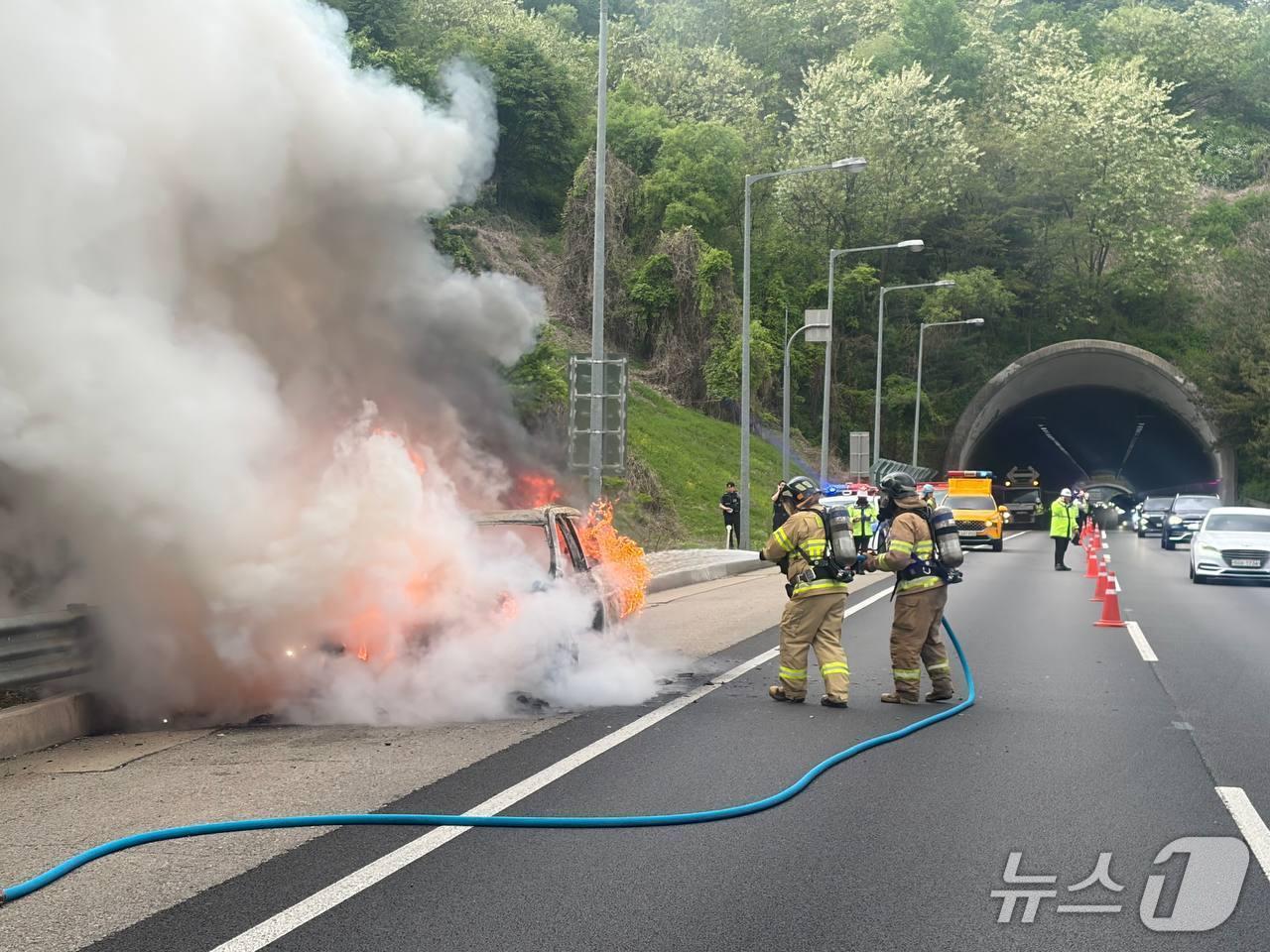 본문 이미지 - 화재 현장. (경기도소방재난본부 제공. 재판매 및 DB 금지) 2026.5.11/뉴스1