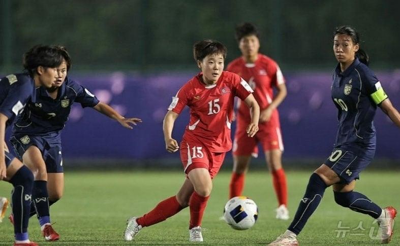 본문 이미지 - (평양 노동신문=뉴스1) =  2026 아시아축구연맹(AFC) 17살 미만(U-17) 여자 아시안컵 경기에 참가한 북한 여자축구팀 모습 [국내에서만 사용가능. 재배포 금지. DB 금지. For Use Only in the Republic of Korea. Redistribution Prohibited] rodongphoto@news1.kr